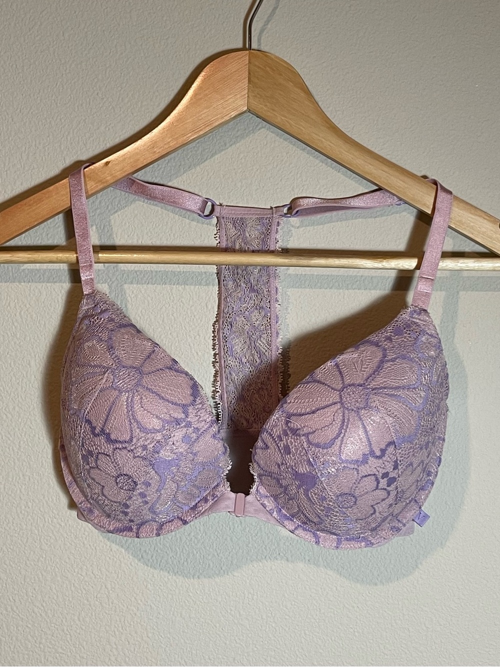 Victoria’s secret Push Up Lace Front Clasp Bra